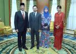 260813_DYTM DPMM DAN YTM PAIPA SARAH MENERIMA MENGADAP YANG BERHORMAT DATO SERI HISHAMMUDDIN TUN HUSSEIN DAN ISTERI