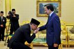 260813 KDYMM BERKENAN MENERIMA MENGADAP MENTERI PERTAHANAN MALAYSIA