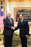 081213_MENYAKSIKAN MAJLIS PENANDATANGANAN DOKUMEN-DOKUMEN NEGARA BRUNEI DARUSSALAM DAN MALAYSIA