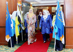 011211 YTM PAIPA SARAH BERKENAN BERANGKAT KE MAJLIS PEMBUKAAN SHARING CULTURES 2011 BRUNEI DARUSSALAM