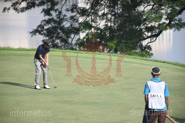 Aksi peserta golf negara