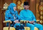 090918_KDYMM DAN KDYMM RAJA ISTERI BERKENAN BERANGKAT KE MAJLIS PERSANDINGA. ABDUL FATTAH DAN YANG MULIA DAYANGKU ELINA ZURAIDAH