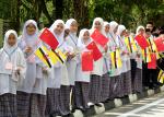 191118 PENGIBARAN BENDERA NEGARA DI SEPANJANG JALAN ISTANA NURUL IMAN