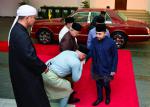 041019_DYTM PADUKA SERI PENGIRAN MUDA ABDUL MALIK BERKENAN BERANGKAT KE MAJLIS DOA KESYUKURAN 27 TAHUN YSHHB