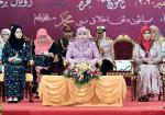 051120 KDYMM RAJA ISTERI BERSAMA KERABAT DIRAJA BERKENAN BERANGKAT KE MAJLIS PERHIMPUNAN KHAS WANITA