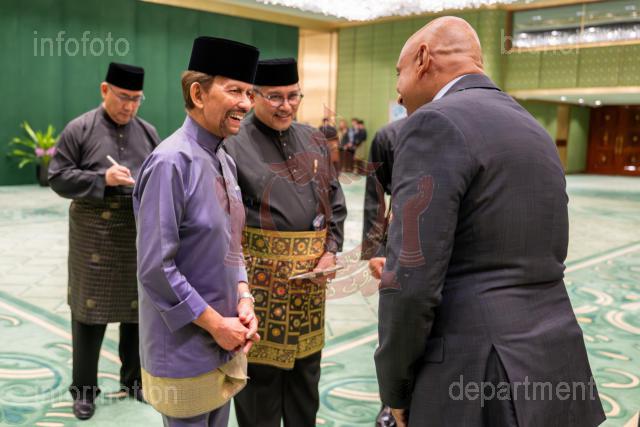 AZMI-170525-00042