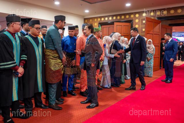 AZMI-160825-00031