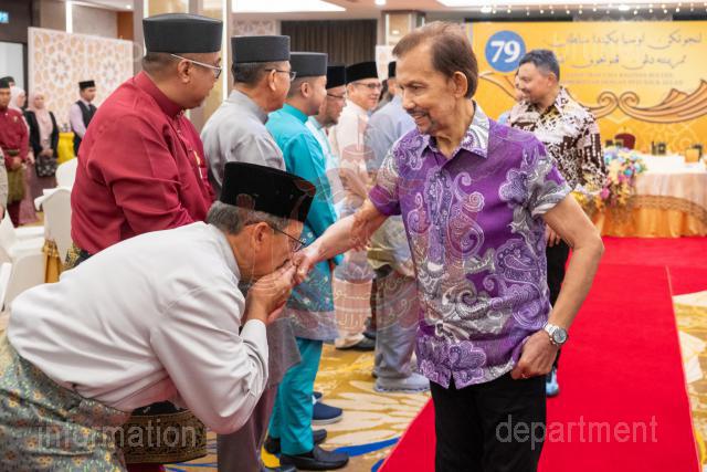 AZMI-121025-00115