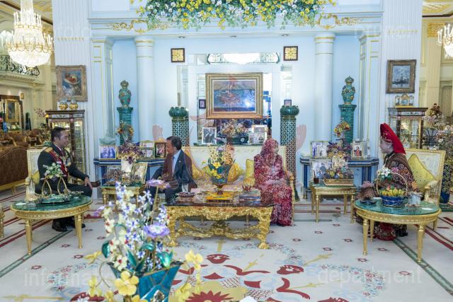 150726_1AM_Z817983