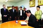 030313 LAWATAN PM LAOS KE IBU PEJABAT BSP